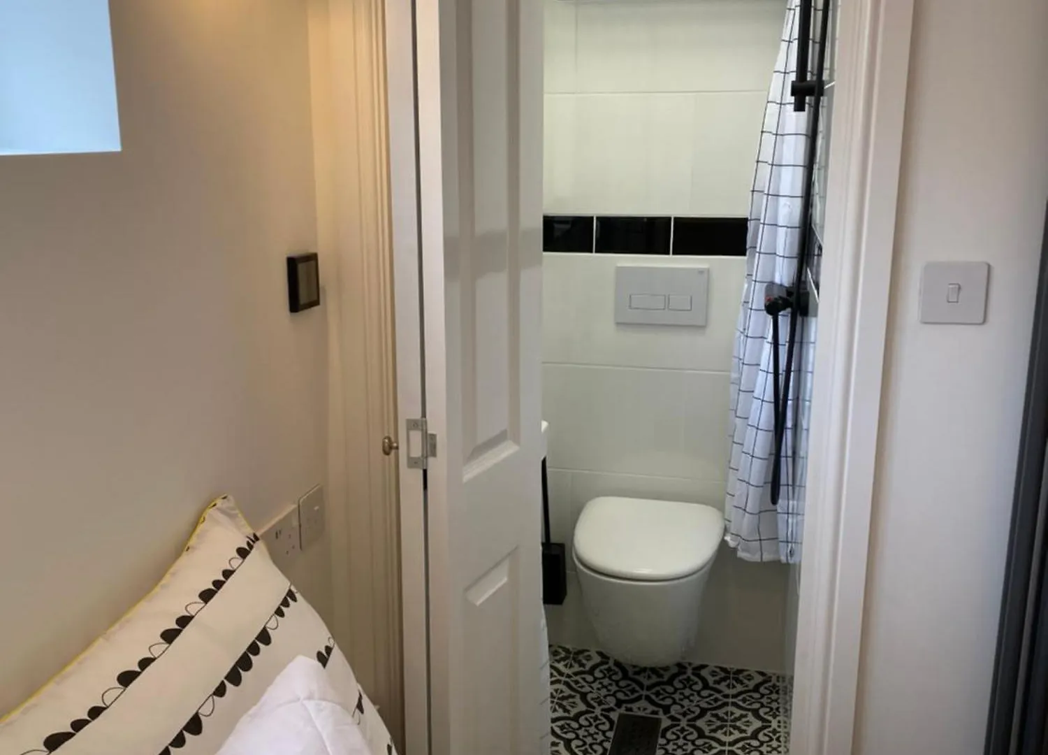 Two Bedroom Two Bathrooms Superior Apartment London United Kingdom