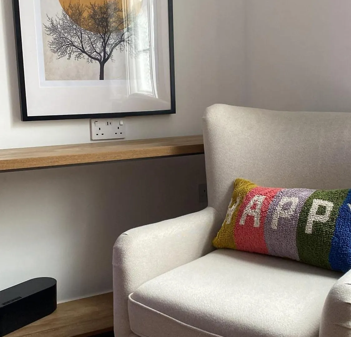 Two Bedroom Two Bathrooms Superior Apartment London