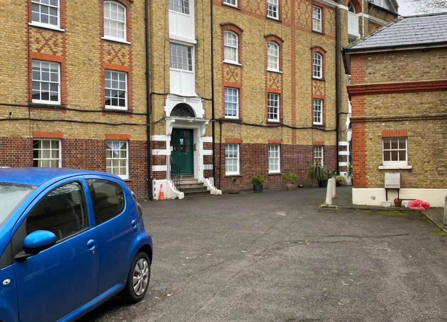 Two Bedroom Two Bathrooms Superior Apartment London